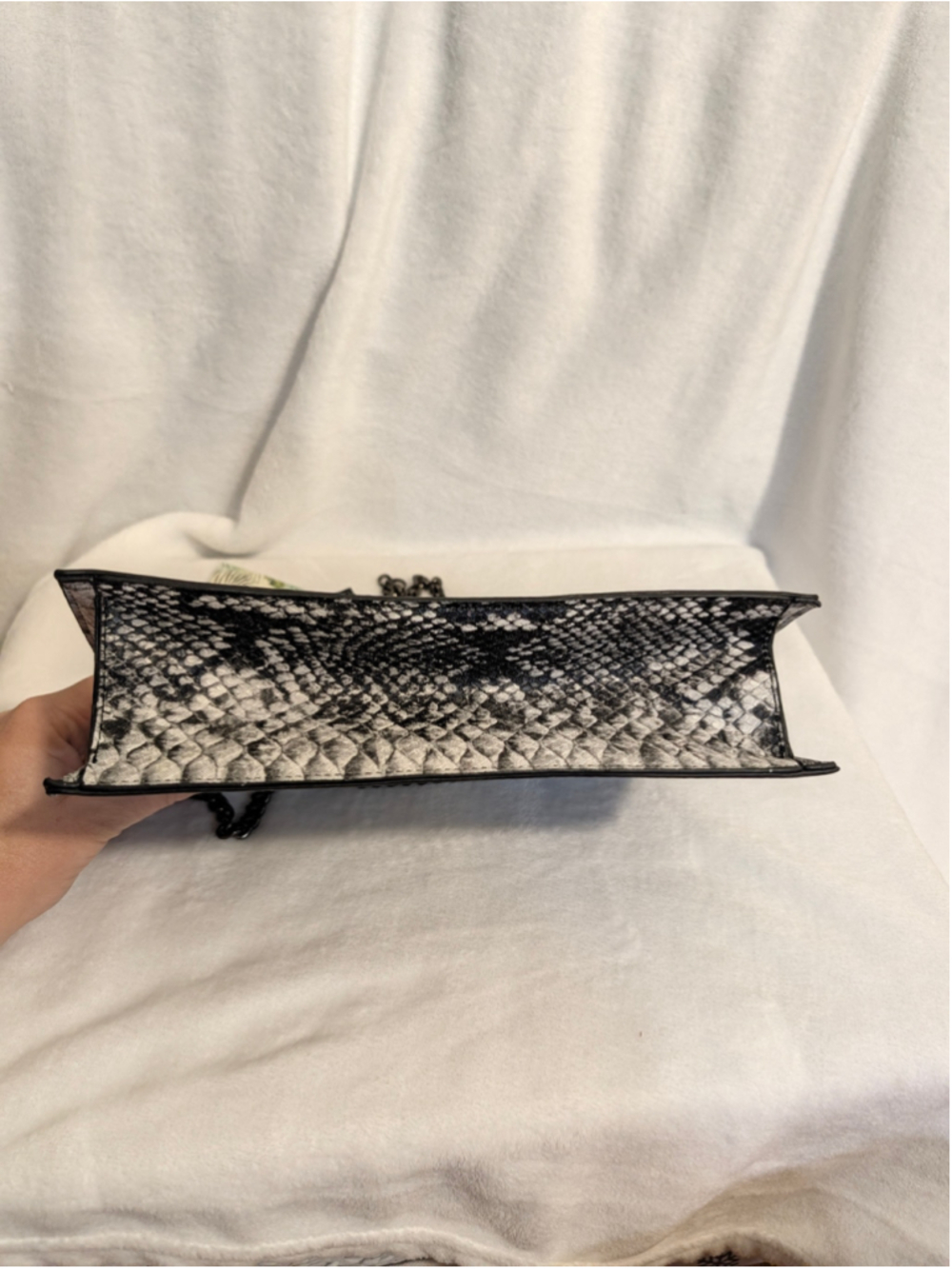 Badgley Mischka NWT Crossbody Bag Vegan Leather Snake Print - Picture 8 of 15